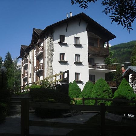Pensione Bianca Bardonecchia Exteriör bild