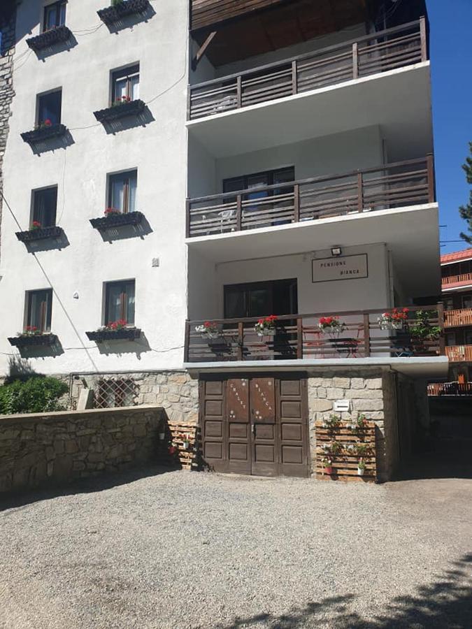Pensione Bianca Bardonecchia Exteriör bild